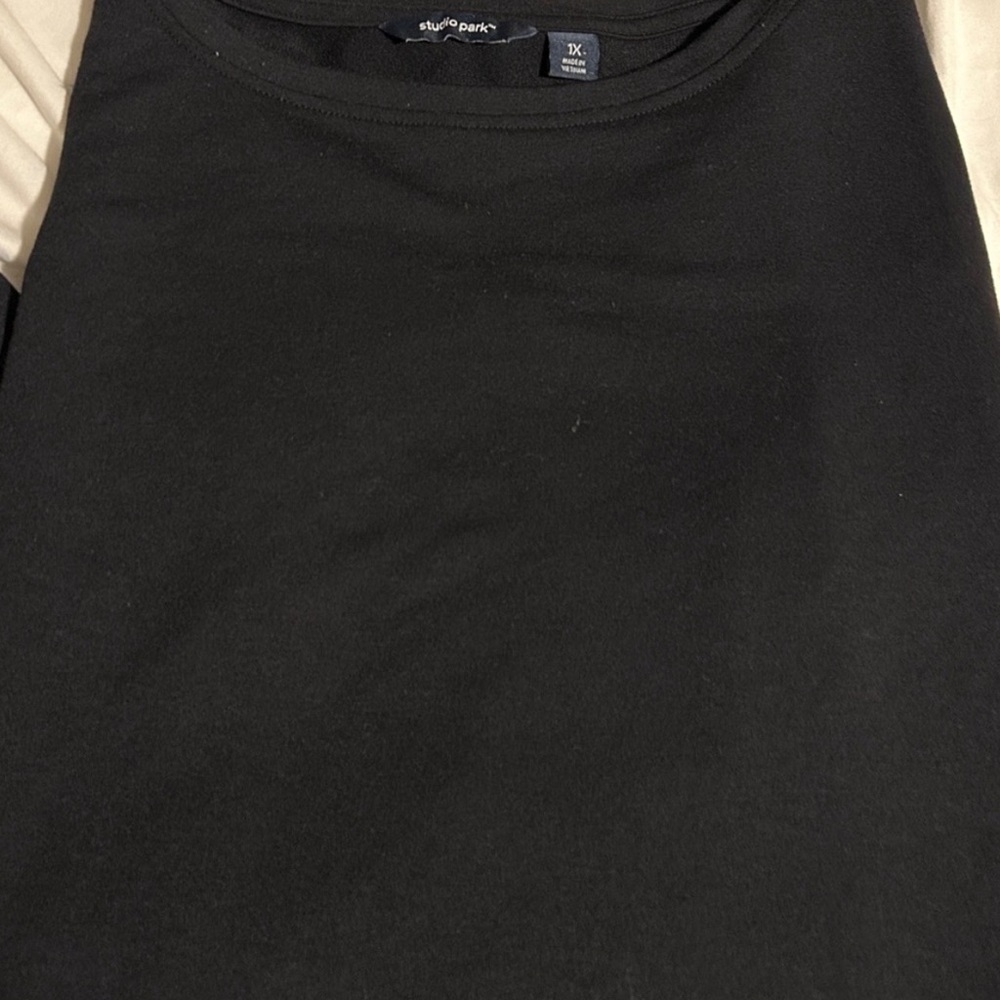 Studio Park Brand SET Long sleeve size XL and Pants Size Large NEW